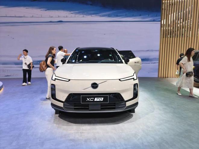 个人心中“六佳车”：情绪价值之选AG真人app2025年成都车展(图11)