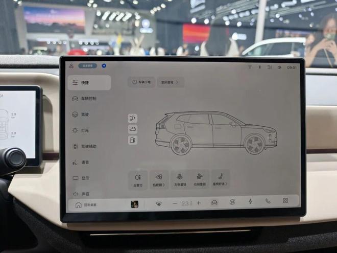 个人心中“六佳车”：情绪价值之选AG真人app2025年成都车展(图13)
