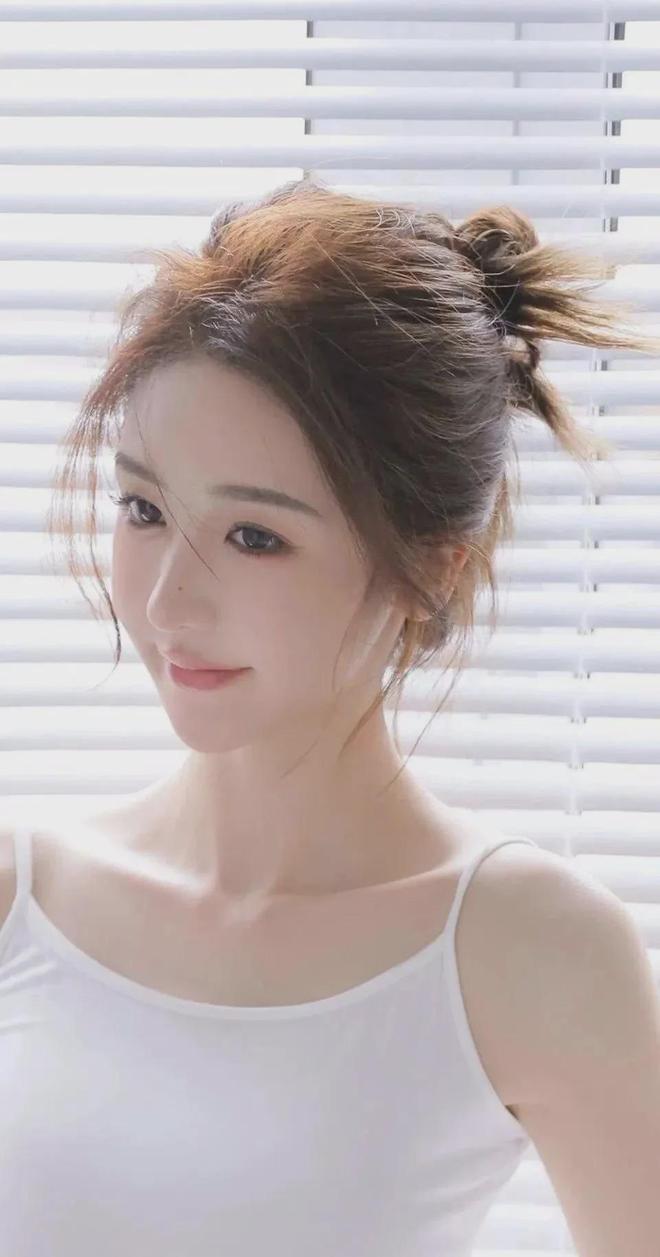 女坤坤里的图片 MBA智库AG真人中国男生把坤坤放到(图1)