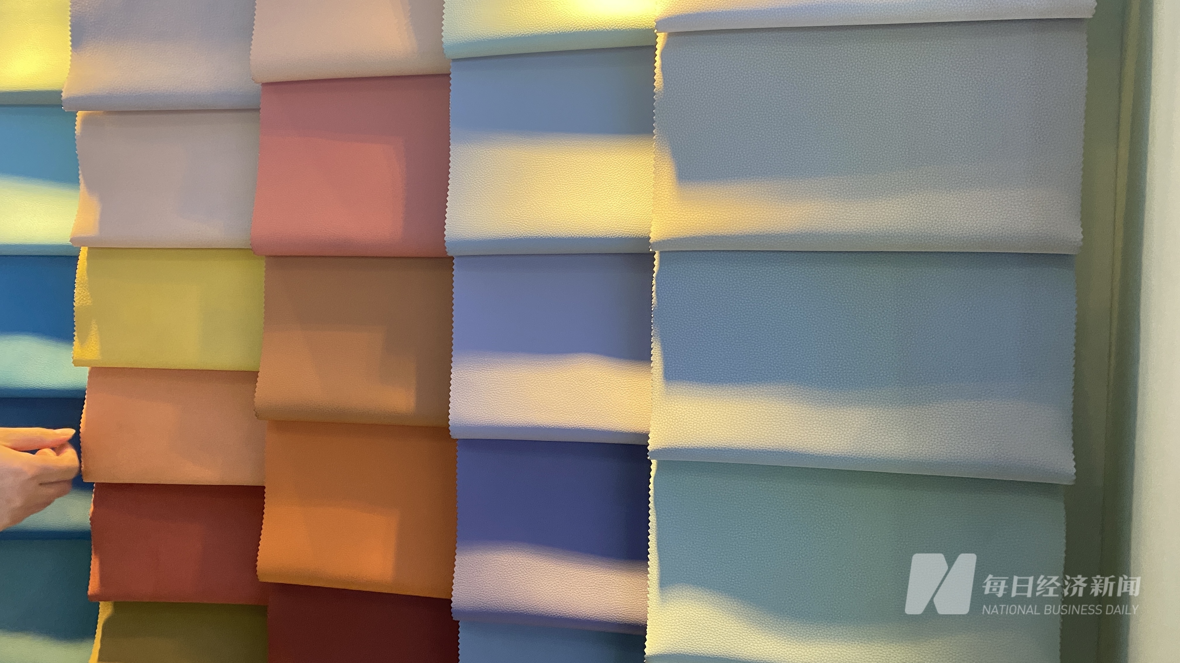 一季度营收创新高如何靠大客户战略在全球逆袭?寻光一季报AG真人游戏地址“拿下耐克我们用了整整十年” 安利股份(图1) 一季度营收创新高如何靠大客户战略在全球逆袭?寻光一季报AG真人游戏地址“拿下耐克我们用了整整十年” 安利股份(图1)