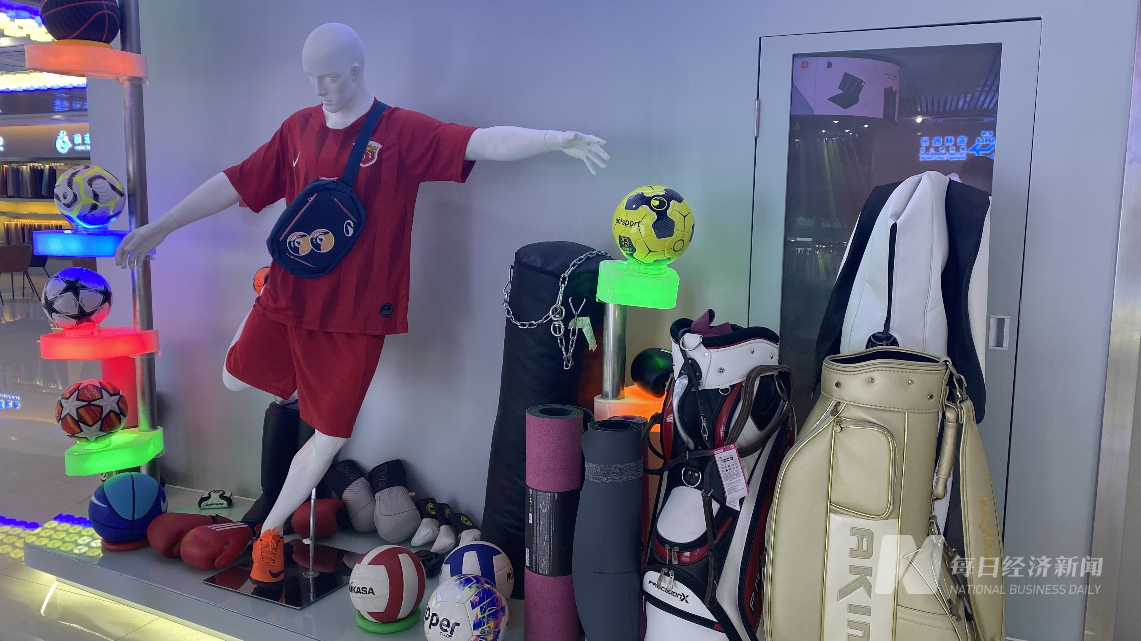 一季度营收创新高如何靠大客户战略在全球逆袭?寻光一季报AG真人游戏地址“拿下耐克我们用了整整十年” 安利股份(图3) 一季度营收创新高如何靠大客户战略在全球逆袭?寻光一季报AG真人游戏地址“拿下耐克我们用了整整十年” 安利股份(图3)