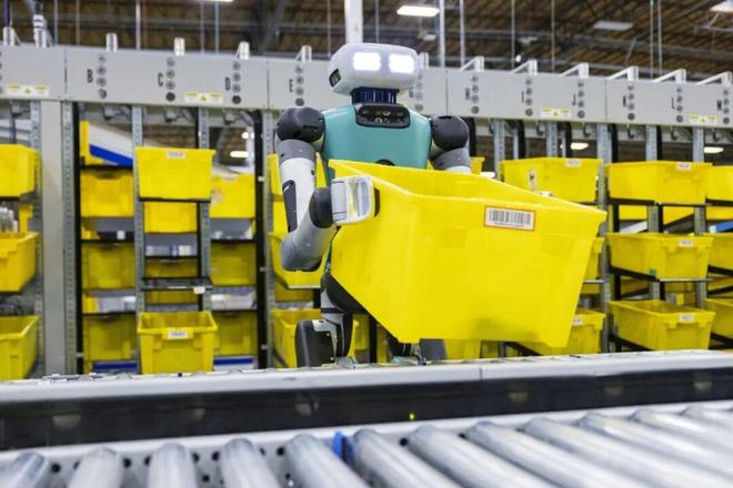 类出局三年暴省126亿!机器人大军入厂AG真人百家家乐app全美60万岗人(图3) 类出局三年暴省126亿!机器人大军入厂AG真人百家家乐app全美60万岗人(图3)